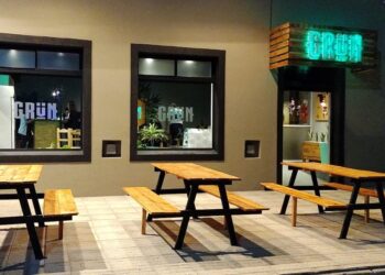ABRIO SUS PUERTAS GRÜN CERVECERIA