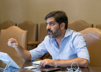 Bianco se reunió con ministros e intendentes para avanzar en la coordinación del proceso de vacunación