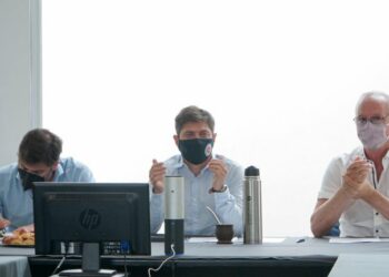 Kicillof e intendentes descartaron por ahora adoptar nuevas medidas restrictivas frente al aumento de casos de covid-19