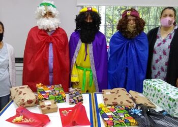 Los Reyes Magos sortearon juguetes en el SUM del Barrio Sur
