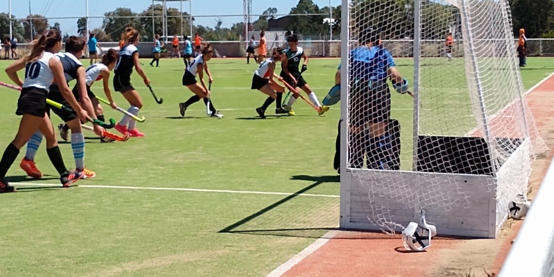 El “Seven de Hockey Mixto” se vive a pleno en el Club Unión
