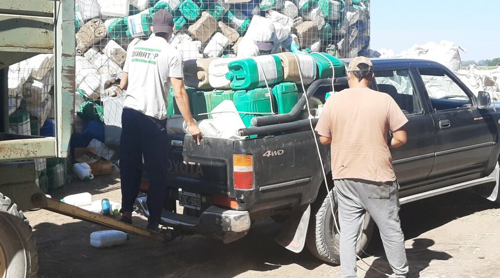 Exitosa campaña de recepción de envases vacíos de fitosanitarios (videoentrevistas y fotos)