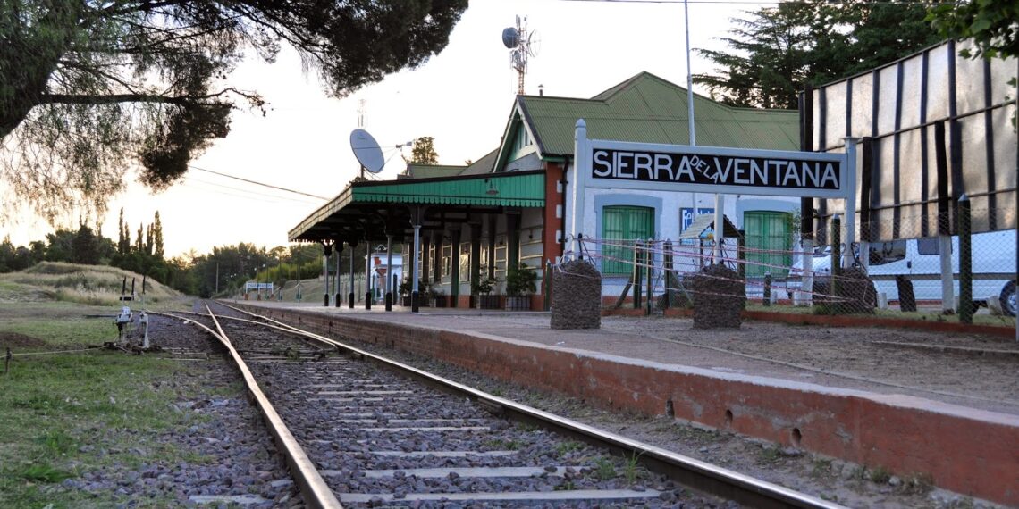 García: “La información oficial indica que este año vuelve a pasar el tren por la estación de Sierra de la Ventana”