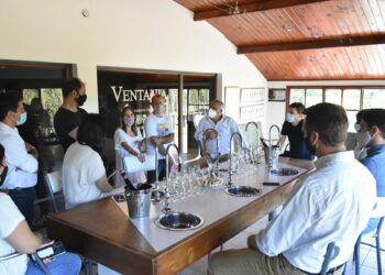 El ministro Costa y funcionarios de turismo y cultura recorrieron emprendimientos productivos del distrito