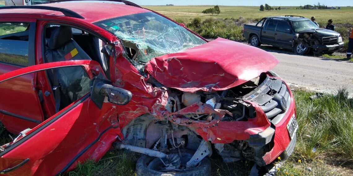 Tres heridos en un violento choque en el Km 40 de la RN 33