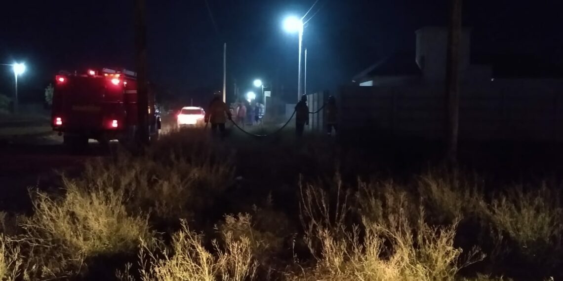 Incendio intencional de pastos en la intersección de Sarmiento y Filiberto