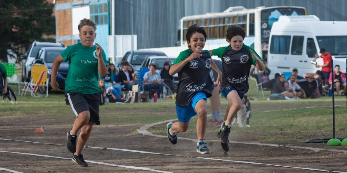 Running, fútbol femenino, newcom y atletismo, las actividades en marcha de la Dirección de Deportes