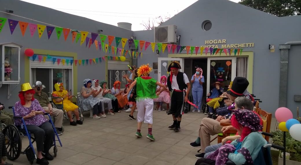 El hogar de ancianos “Adela Frizza” festejó el carnaval (fotos, videos y notas)