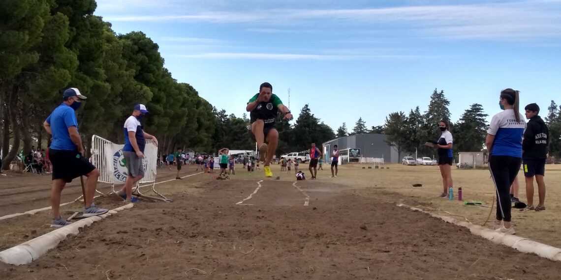 Se desarrolló un torneo de Atletismo en la Pista Municipal