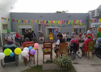 Carnaval en el Hogar Adela Frizza