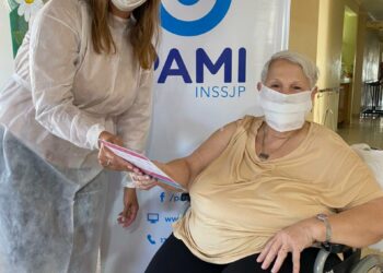 PAMI COMENZO LA CAMPAÑA DE VACUNACION EN RESIDENCIAS DE TORNQUIST