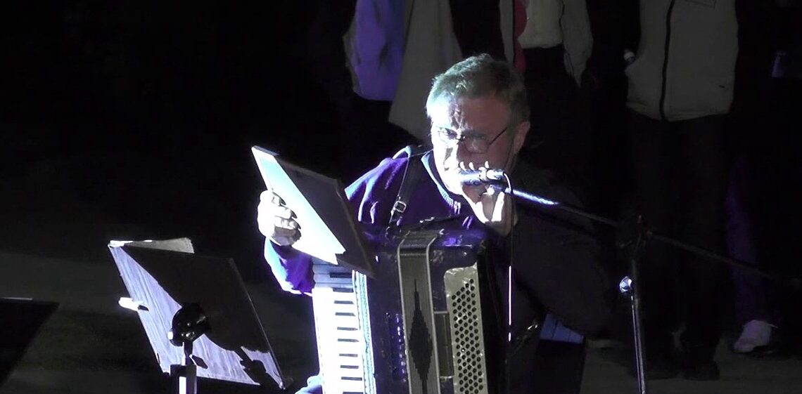 Carlos Polak recibió un reconocimiento de Media Pinta Rock por sus 50 años de trayectoria con la música