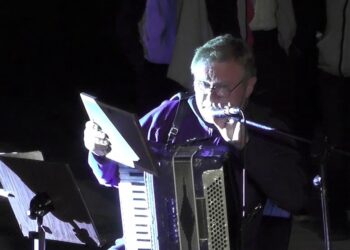 Carlos Polak recibió un reconocimiento de Media Pinta Rock por sus 50 años de trayectoria con la música