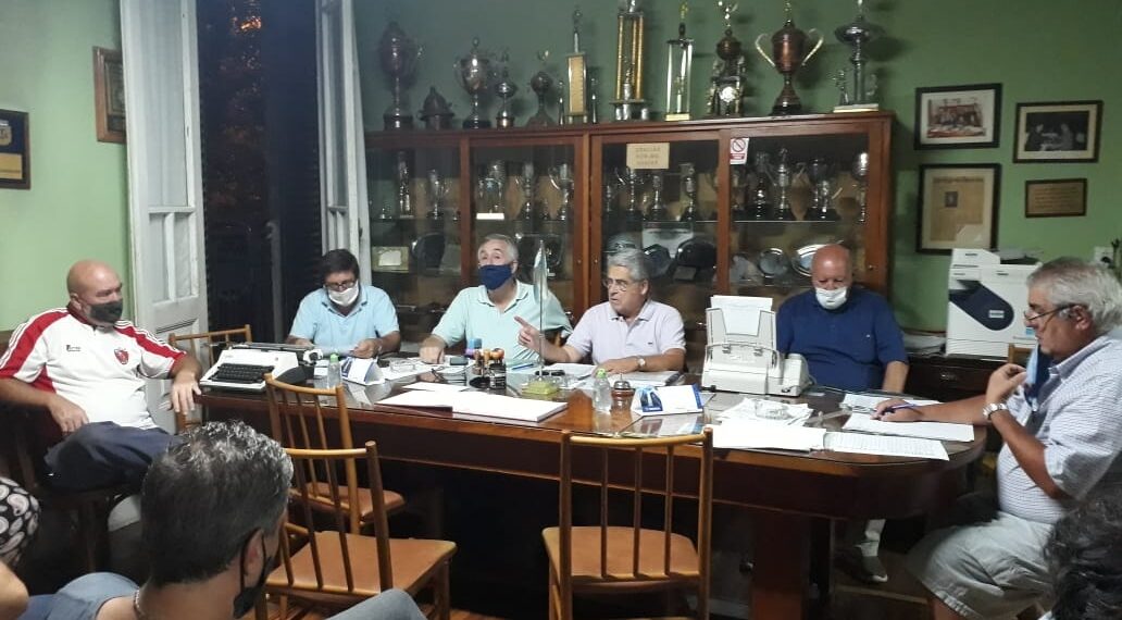 Se vivió una acalorada reunión en la liga de fútbol