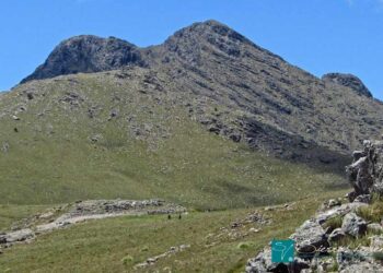 Un hombre perdió la vida esta tarde realizando el ascenso al Cerro Tres Picos