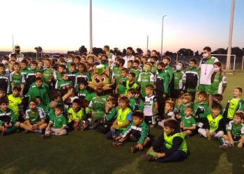 El Lobo “Carú” es la nueva mascota de “Semillero Verde”