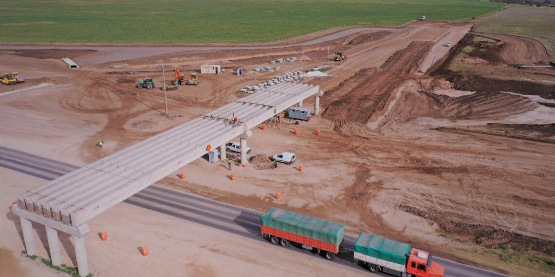 Avance de los trabajos en la Autopista RN 33 entre Bahía Blanca y Tornquist