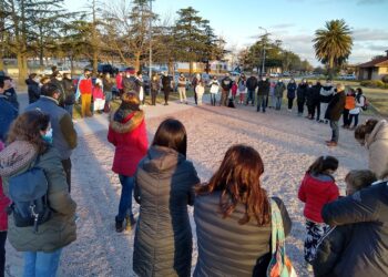 Vecinos autoconvocados solicitaron el regreso de las clases presenciales