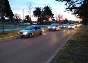 En Tornquist se realizó el “Bocinazo por la presencialidad”