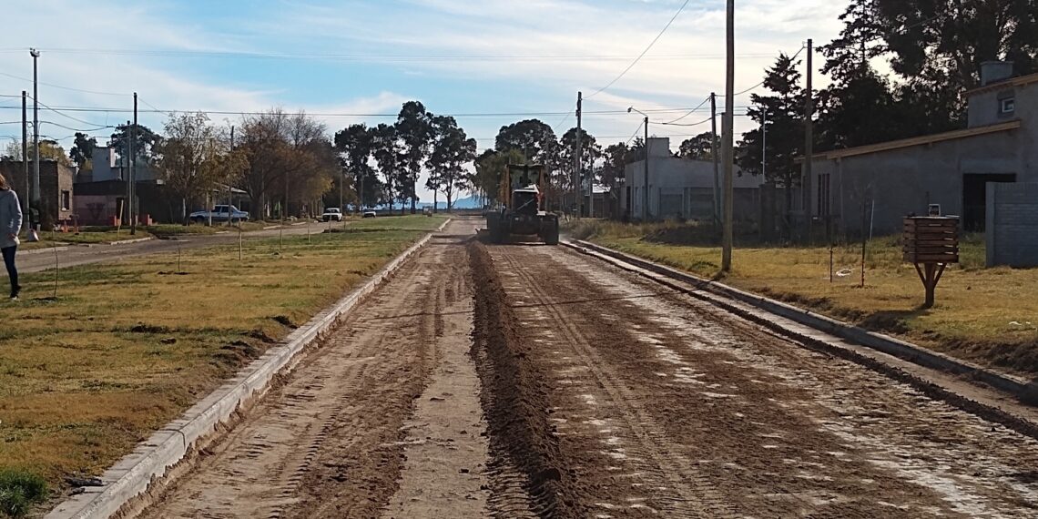 Bordoni: “El asfalto sobre la Av. Sarmiento era una obra anhelada por los vecinos”