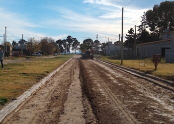 Bordoni: “El asfalto sobre la Av. Sarmiento era una obra anhelada por los vecinos”