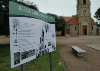 Se instaló nueva cartelería turístico patrimonial en la Plaza E.Tornquist