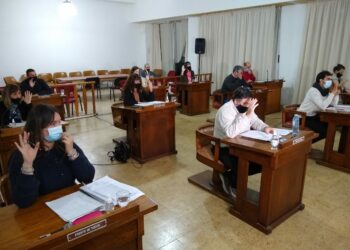 HCD: Clases presenciales, suspensión del incremento salarial y preocupación por el sistema de salud