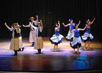 Brindarán una clase abierta de danzas folklóricas para mayores de 18 años