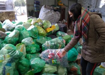 Más vecinos de Tornquist se suman a separar residuos en las bolsas verdes