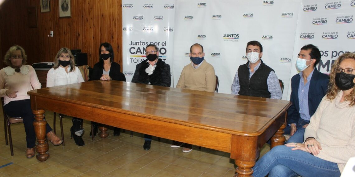 “Juntos” presentó su lista en el local partidario de la UCR (Videos)