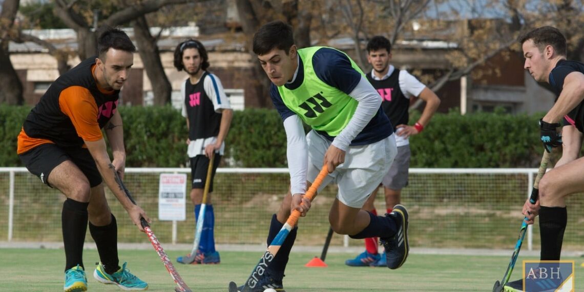 Los seleccionados de la Asociación Bahiense de Hockey comenzaron a entrenar