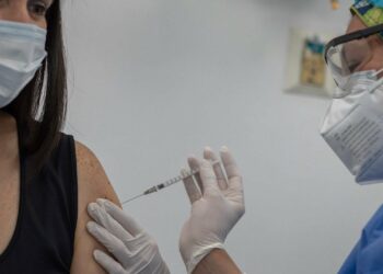 Saldungaray: Vacunarán sin turno a los mayores de 18 años