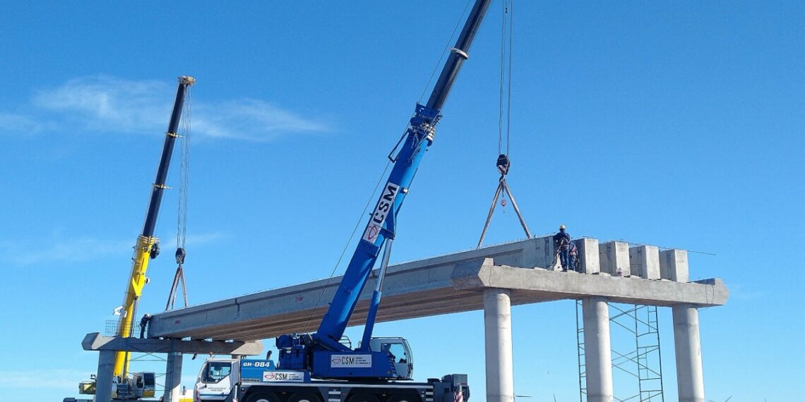 Finalizó el montaje de vigas en la autopista RN 33 entre Bahía Blanca y Tornquist
