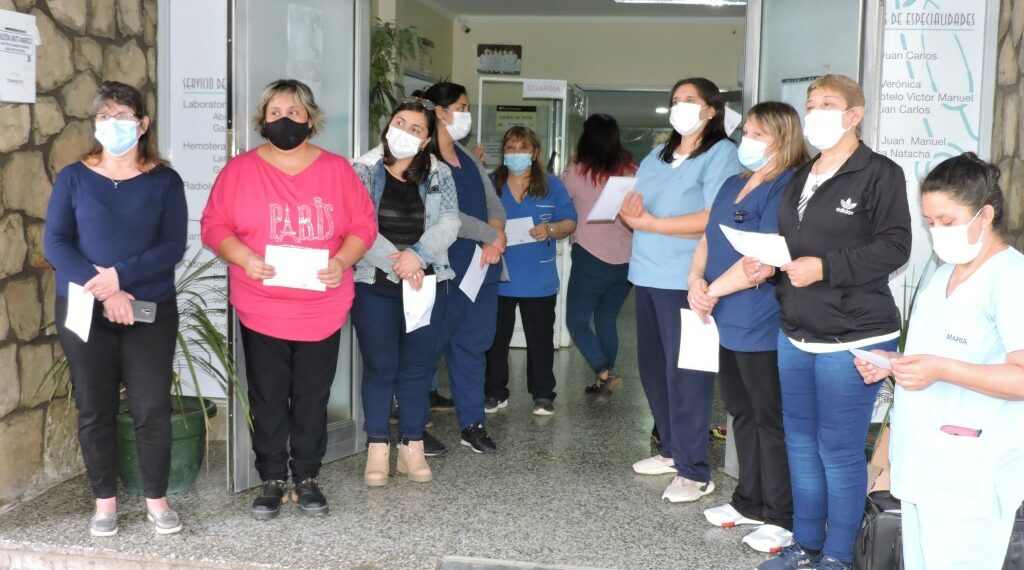 17 agentes municipales recibieron su diploma de Mucama de Establecimientos de Salud