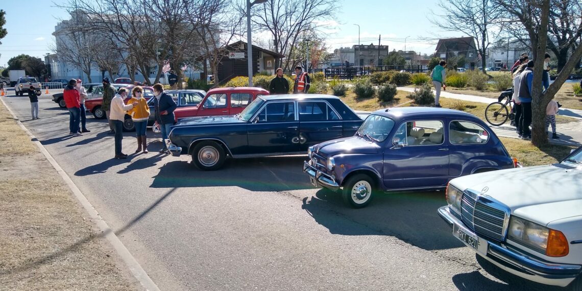 En Tornquist se realizó una exhibición de autos clásicos