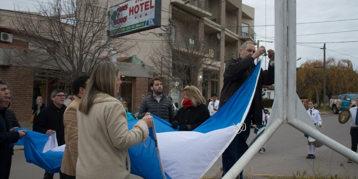 Se conmemoró en Sierra de la Ventana el Día de la Bandera
