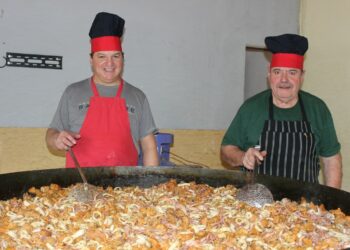 Se realizó con éxito la tradicional paella de la Asociación Española