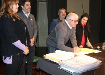 Carlos Bianco y Sergio Bordoni entregaron escrituras en Tornquist