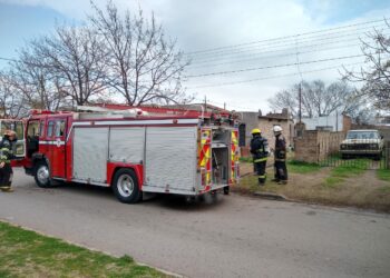Principio de incendio en una casa ubicada sobre la Avda. Ameghino al 600 (Video)