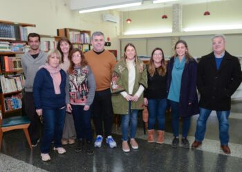 Bordoni junto a la Diputada Provincial Fernanda Bevilacqua visitaron la Biblioteca Popular E. Tornquist