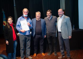 46 vecinos recibieron la escritura de sus viviendas