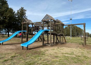 Fue instalado un juego nuevo en el Parque Lineal