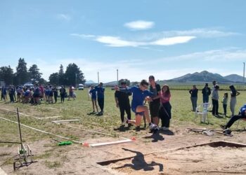 Unos 300 atletas participaron de un encuentro en la pista de Tornquist (Video)