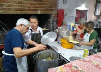 Amor por la Vida: Integrantes de la comisión directiva y colaboradores, dieron su testimonio durante el desarrollo de la cena (Videos)