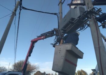 Personal de la CELT reemplazó un transformador de 200 Kva por uno de 315 Kva