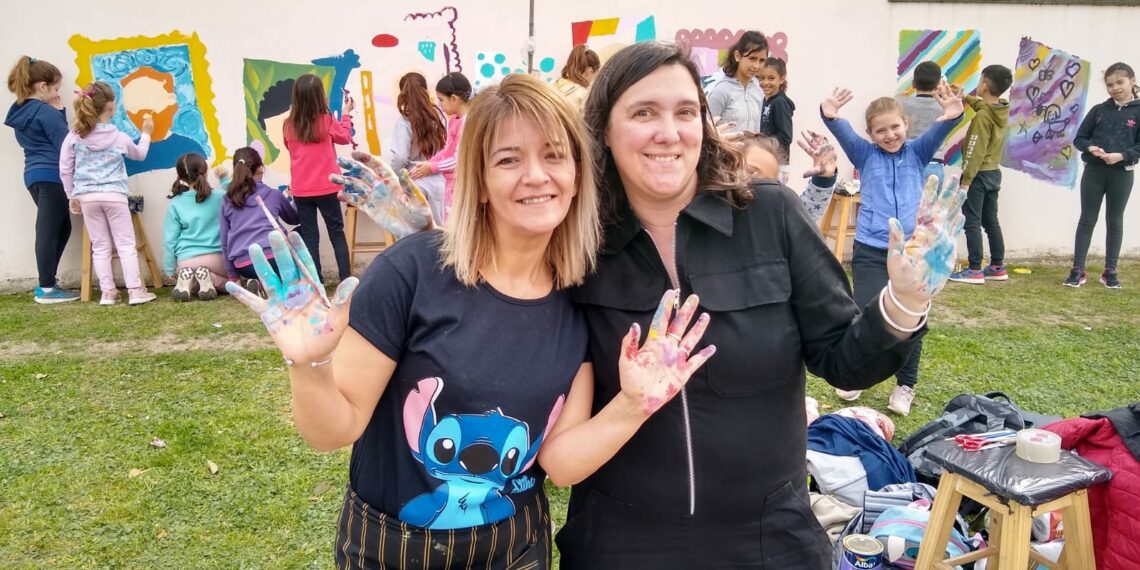 Importantes murales fueron realizados en el exterior del Centro de Jubilados de Tornquist (Videos)