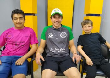 Importante experiencia de alumnos de la Escuela Municipal de Atletismo en un torneo realizado en Córdoba (Videos)