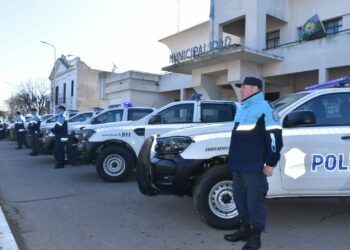 El ministro Sergio Berni entregó en Tornquist 9 patrulleros 0km y un módulo para la Policía Rural