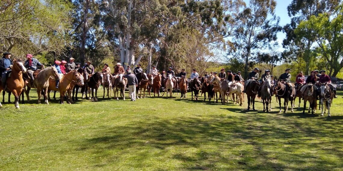 Exitosa edición del concurso de asadores y cabalgata organizada por la EESA N° 1