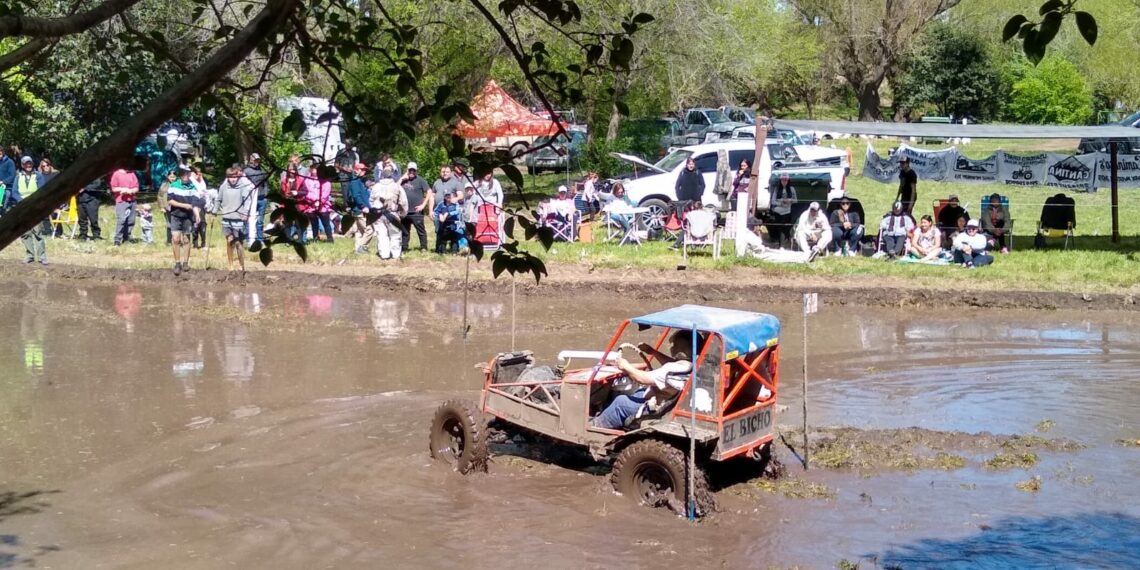 La travesía regresó a Paso Donadile con un buen parque automotor (Videos y fotos)